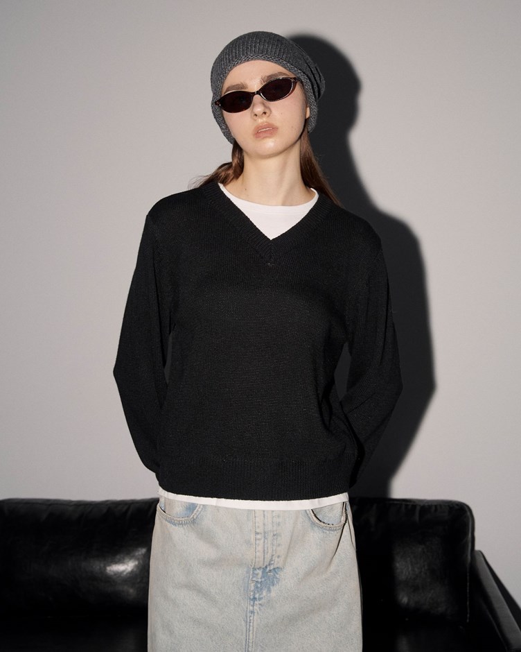 V領針織假兩件造型上衣