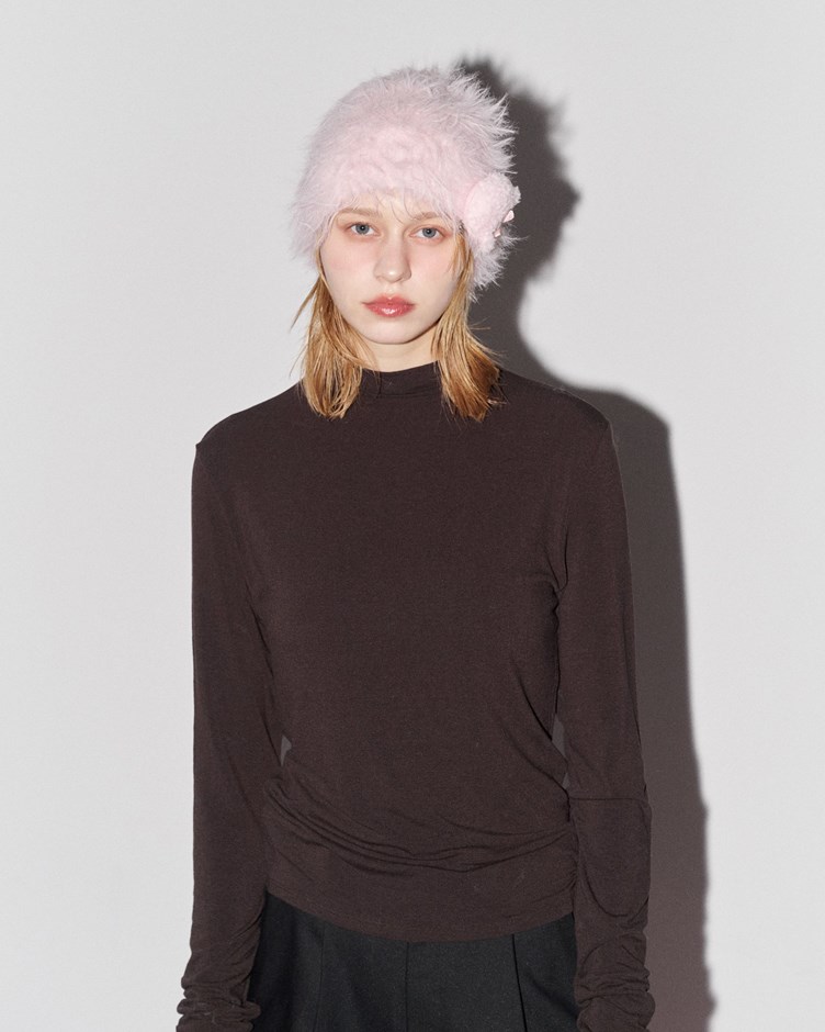 親膚柔彈小高領鬆身上衣