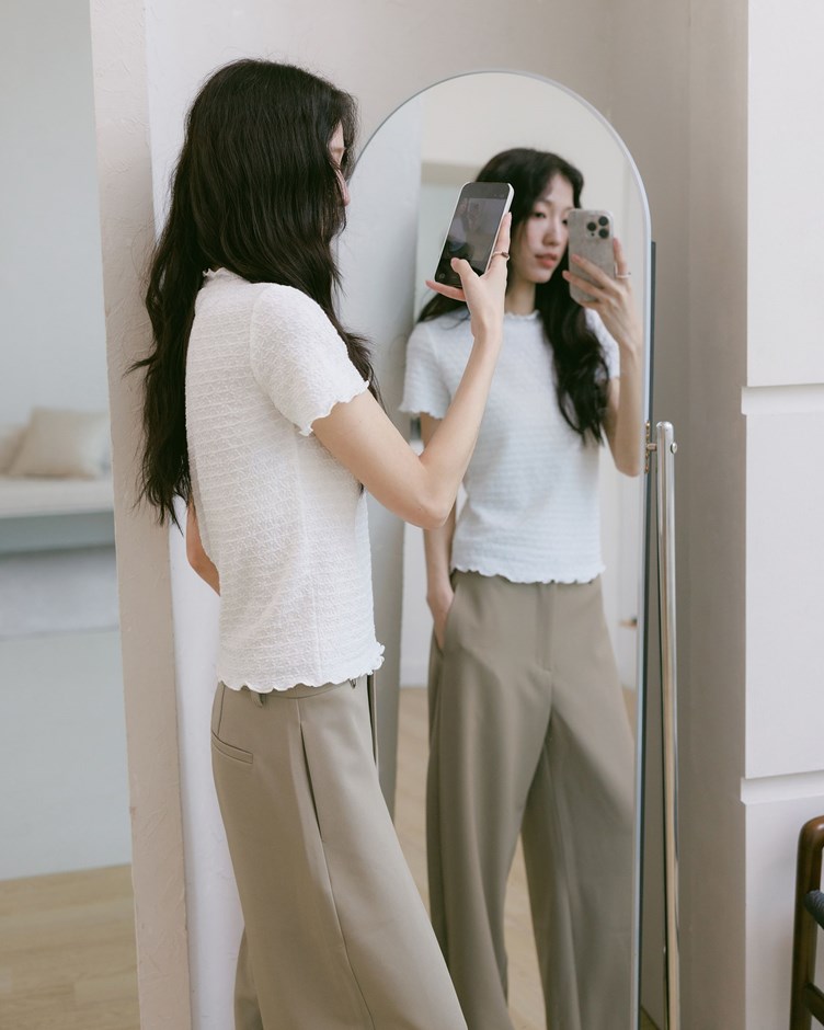 紋理感袖口拼接小高領上衣