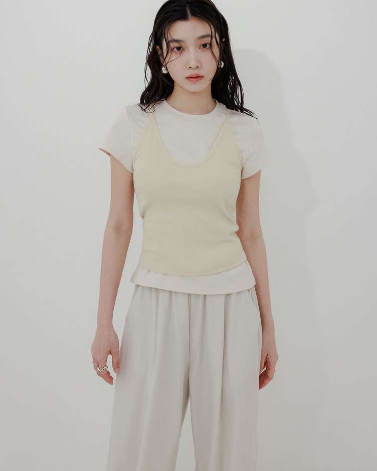 柔彈素面短袖上衣