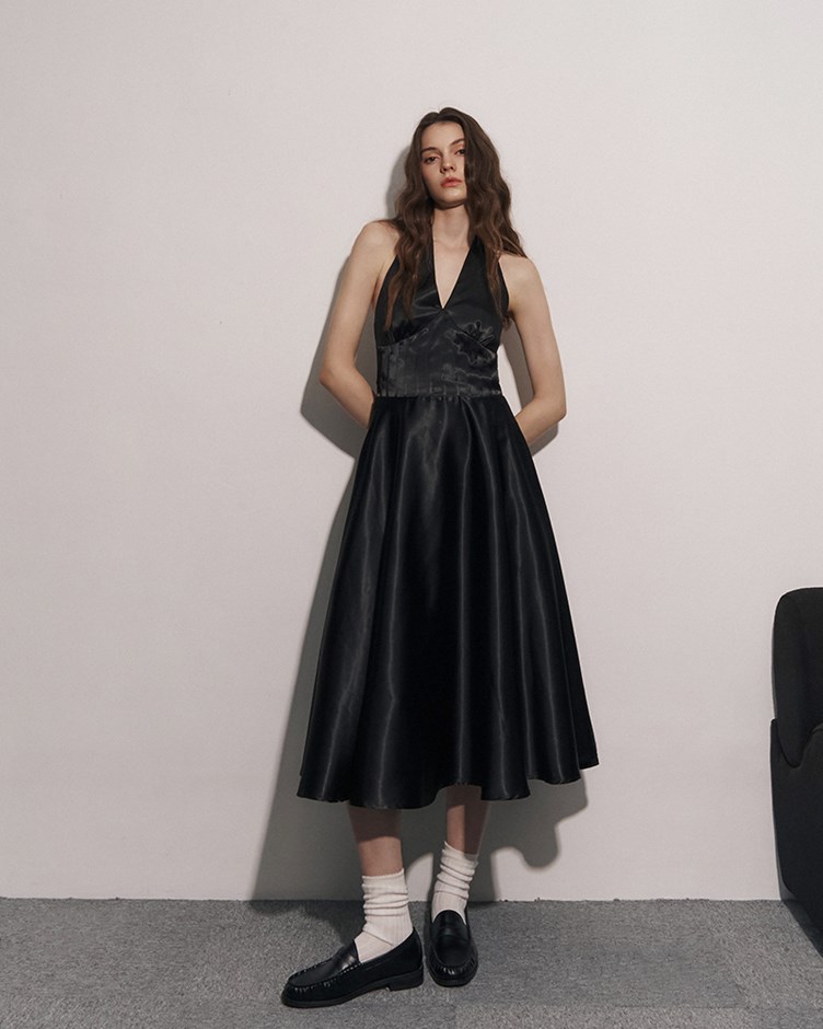 繞脖綁帶緞面長洋裝(ME.)