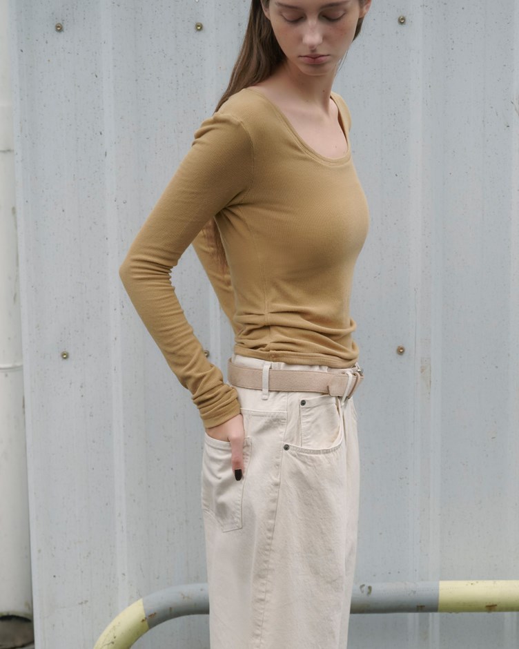 輕柔細針織坑紋抓褶上衣