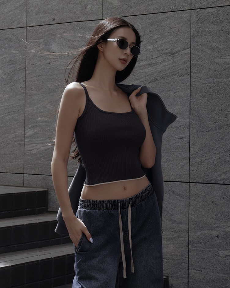 細肩撞色針織背心