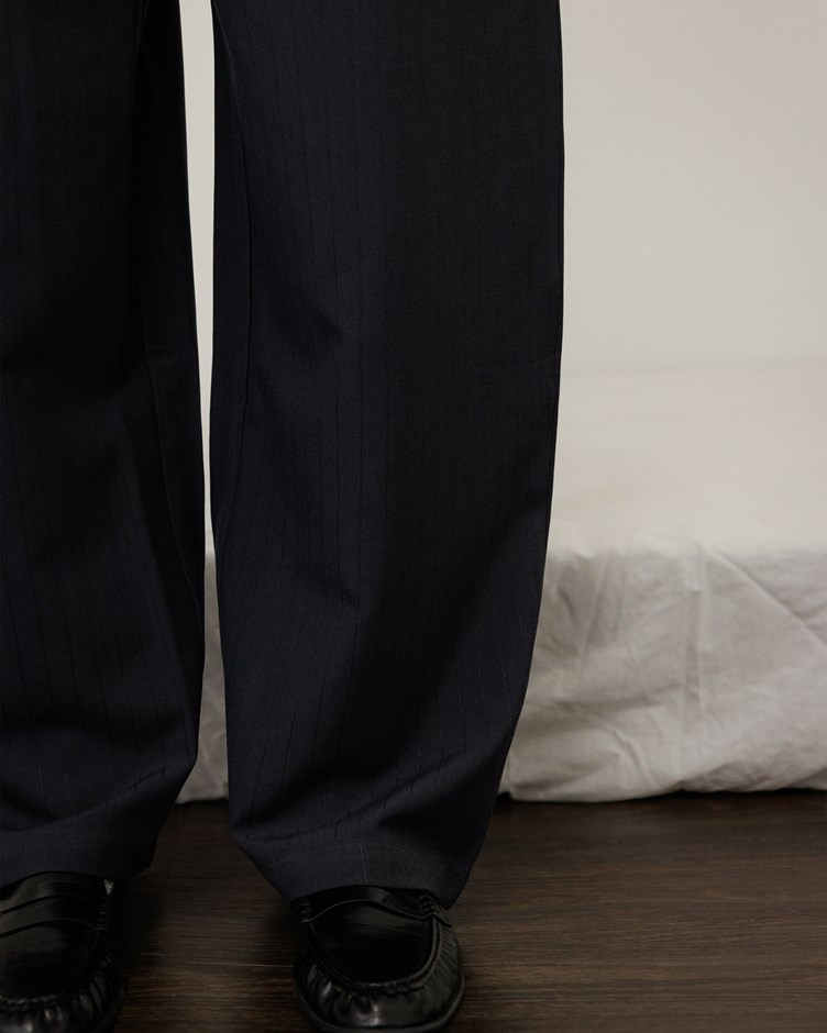 條紋繭型西裝褲