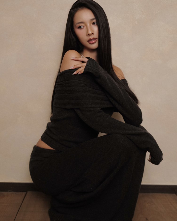 堆堆感一字領針織上衣