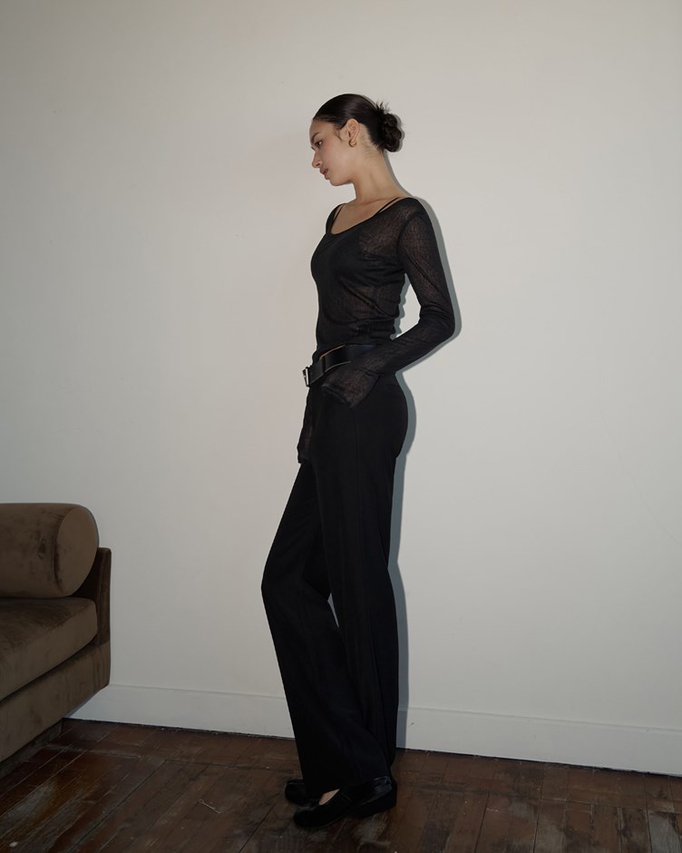 抗皺微喇叭直筒西裝褲