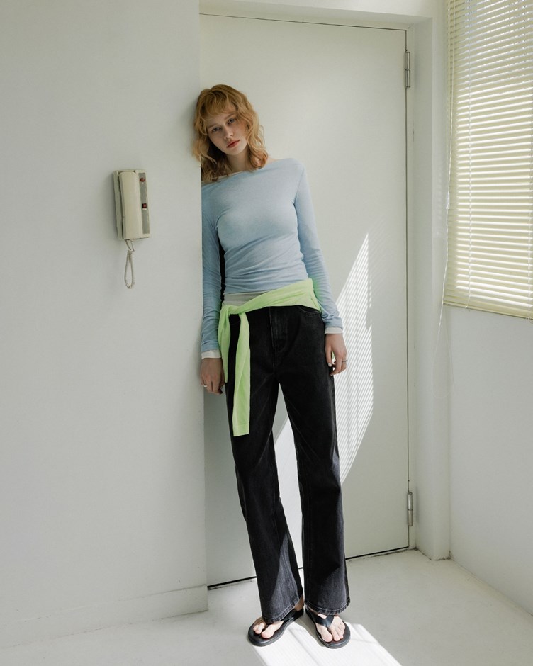 水洗刷色小直筒牛仔褲