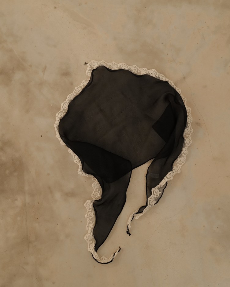 微光透紗蕾絲三角巾