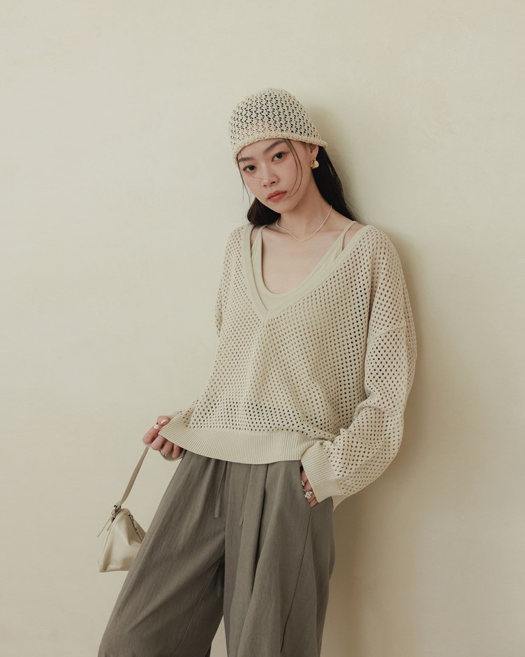洞洞V領針織罩衫