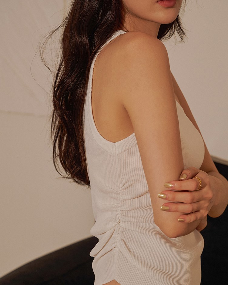 唯美單肩抽褶上衣(And more)