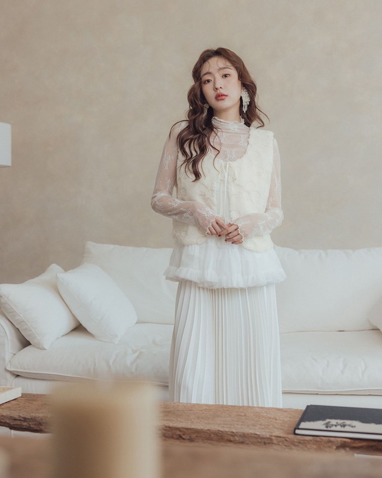 花花壓紋綁帶背心