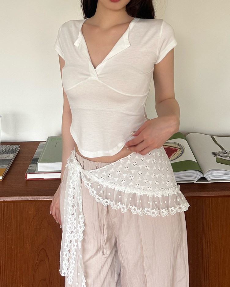 V領美胸弧擺短T