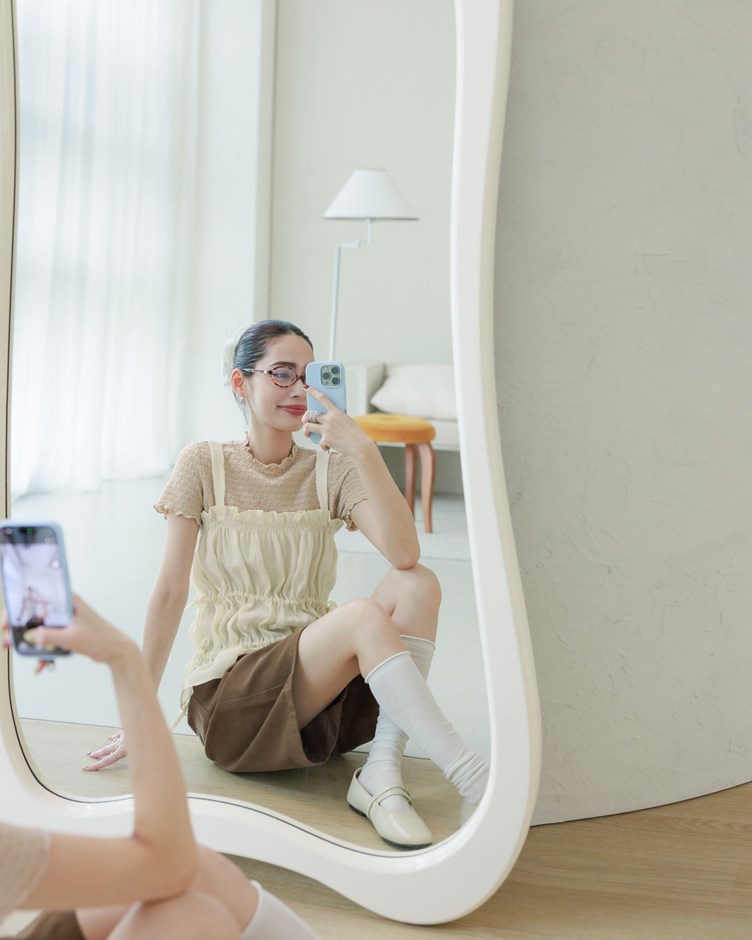 紋理感袖口拼接小高領上衣