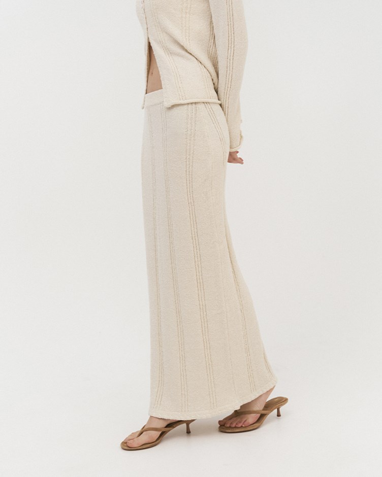 粗針傘擺針織長裙