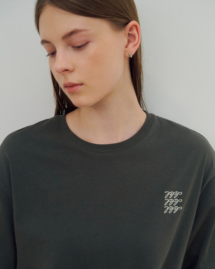 品牌LOGO立體刺繡寬鬆TEE