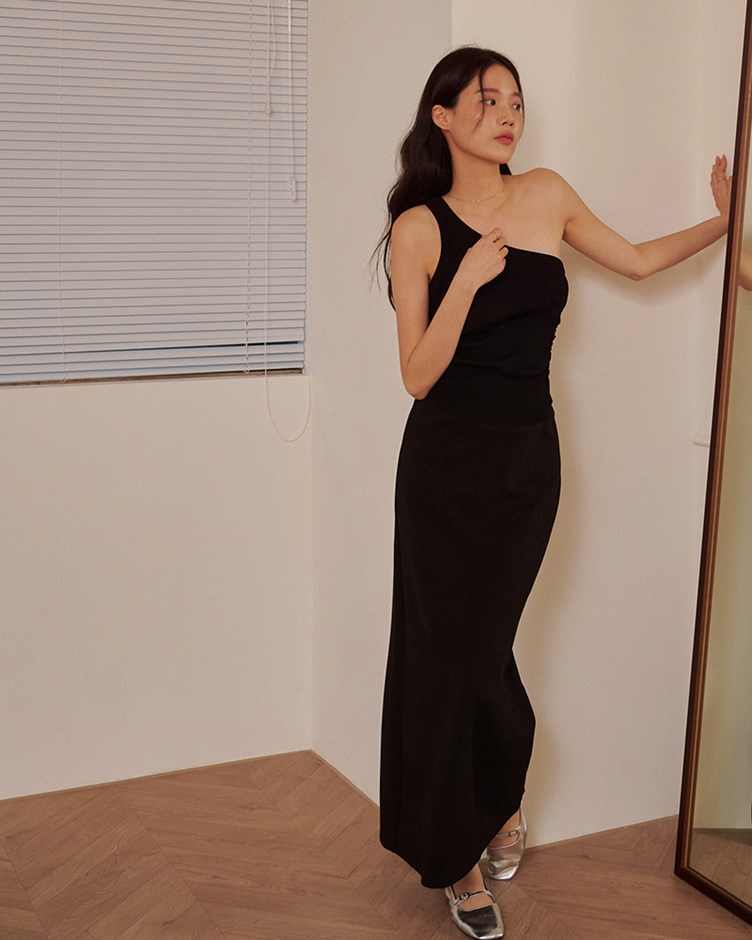 唯美單肩抽褶上衣(And more)