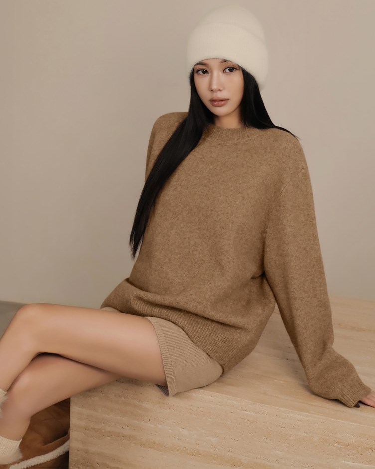 圓領羊毛寬鬆毛衣