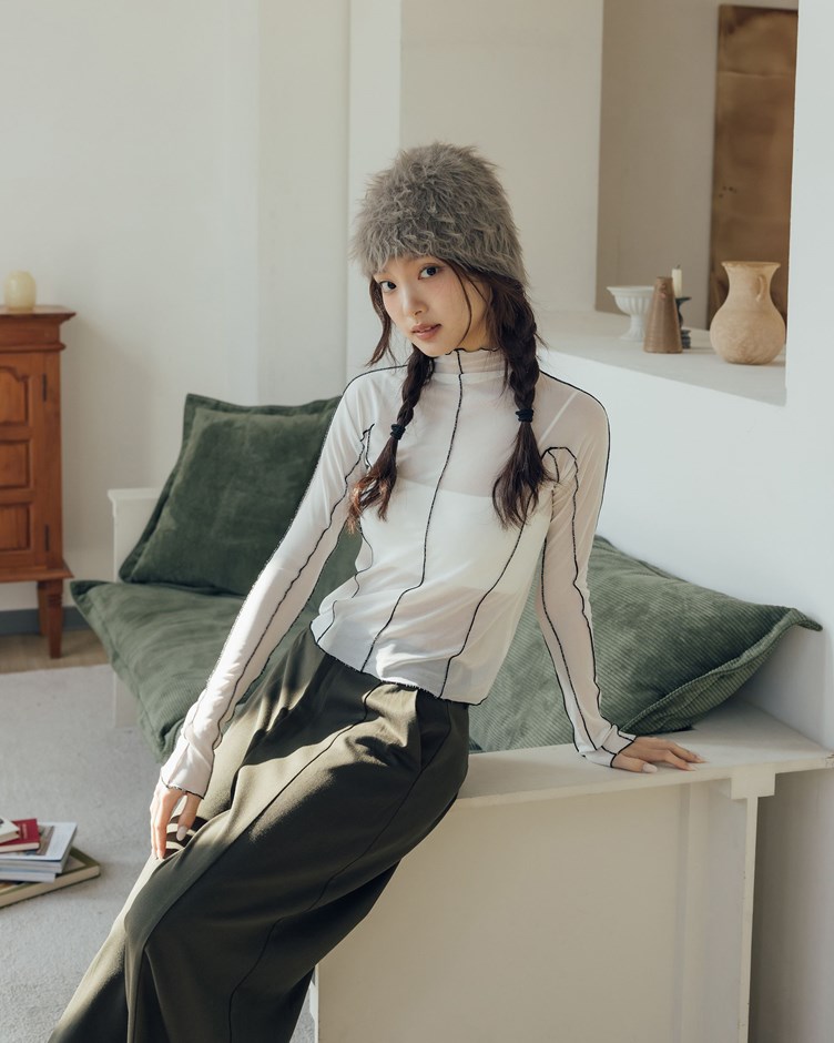 捲邊高領配色立體線透膚上衣