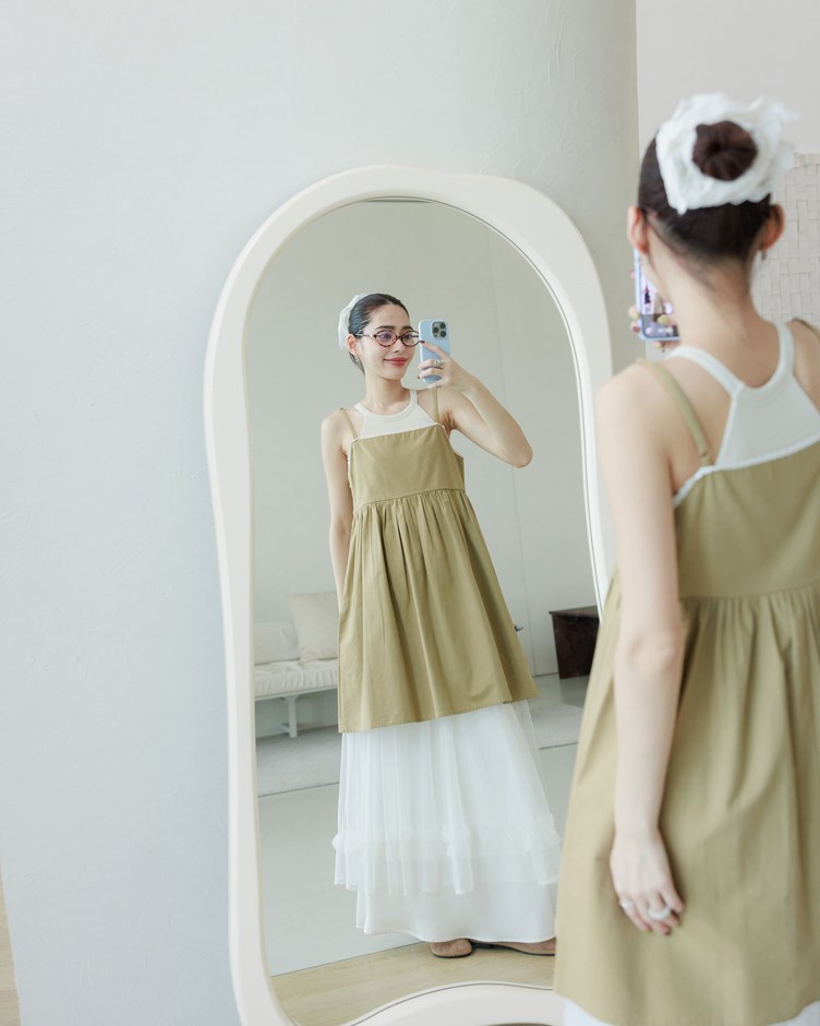 蕾絲邊平口吊帶短洋裝