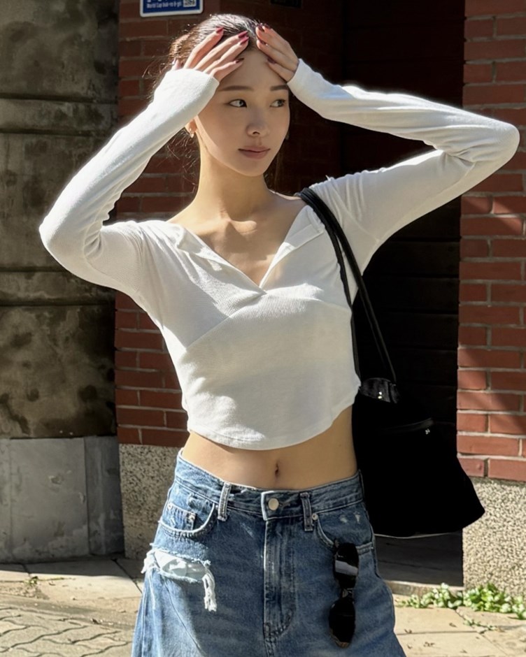 08 V領美胸弧擺長袖T