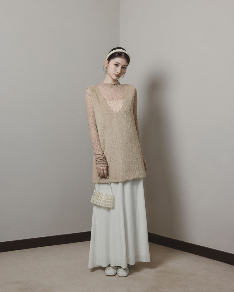 寬肩V領毛毛背心