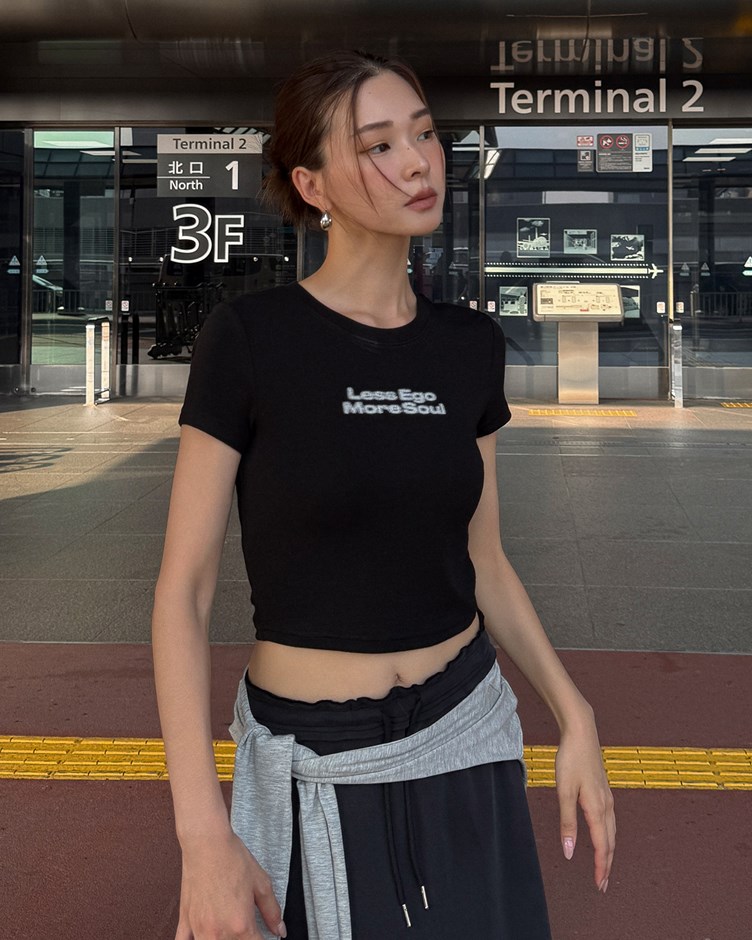 噴漆感字母短TEE