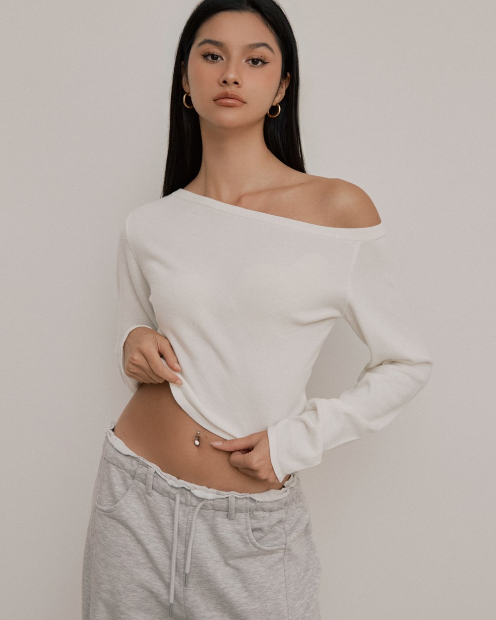 01基礎百搭斜肩上衣