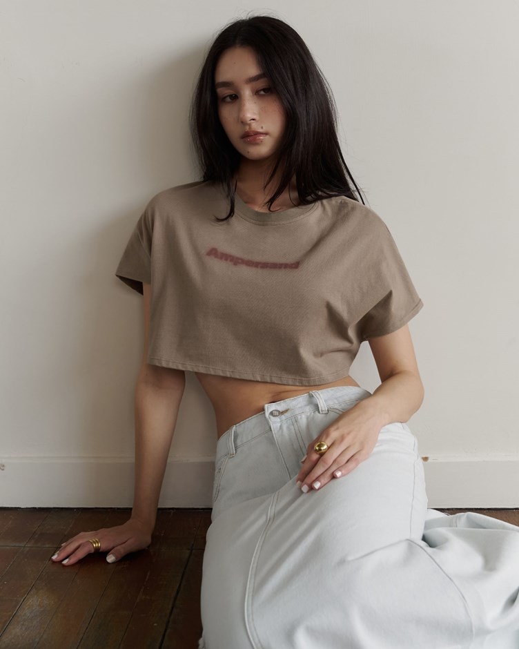 噴漆感連袖短版印花TEE