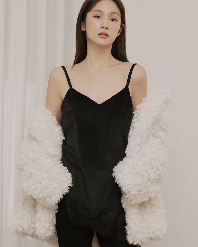 04 絲滑感蕾絲下擺細肩背心