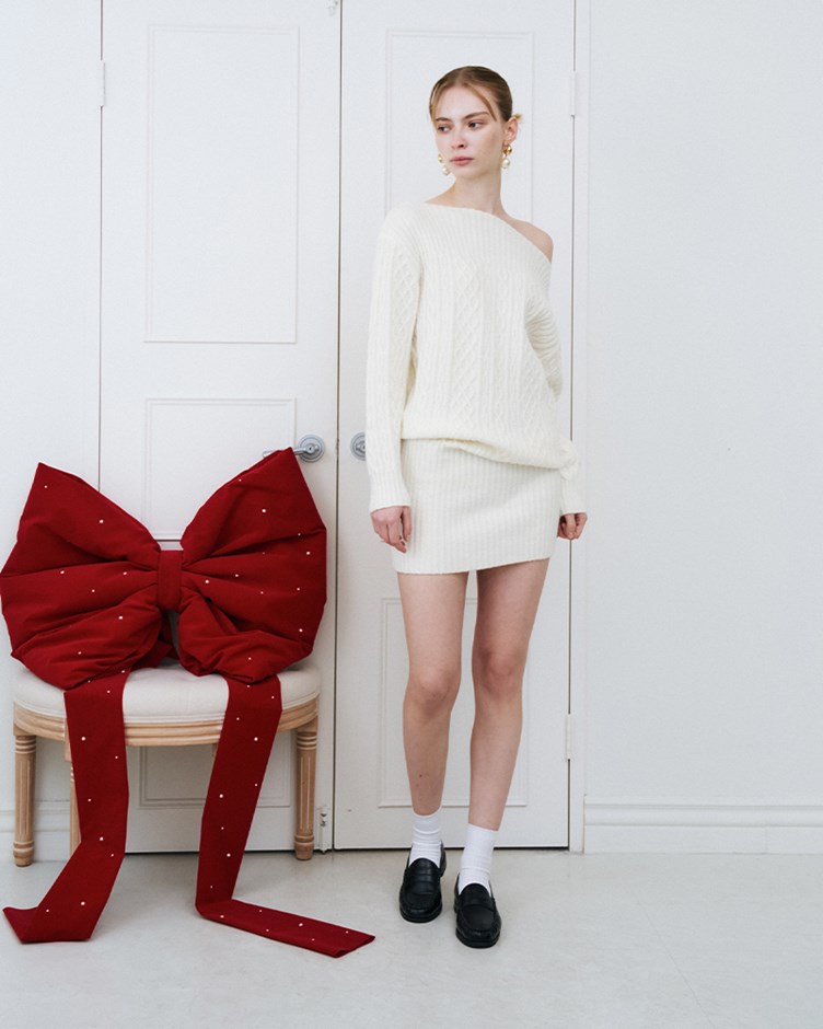 露肩麻花針織短洋裝