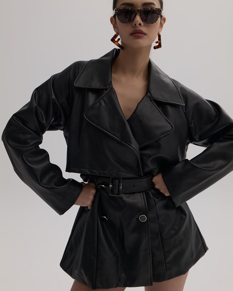 高訂輪廓｜雙排釦短版皮革風衣
