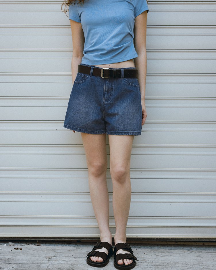 經典刷色顯瘦牛仔短褲