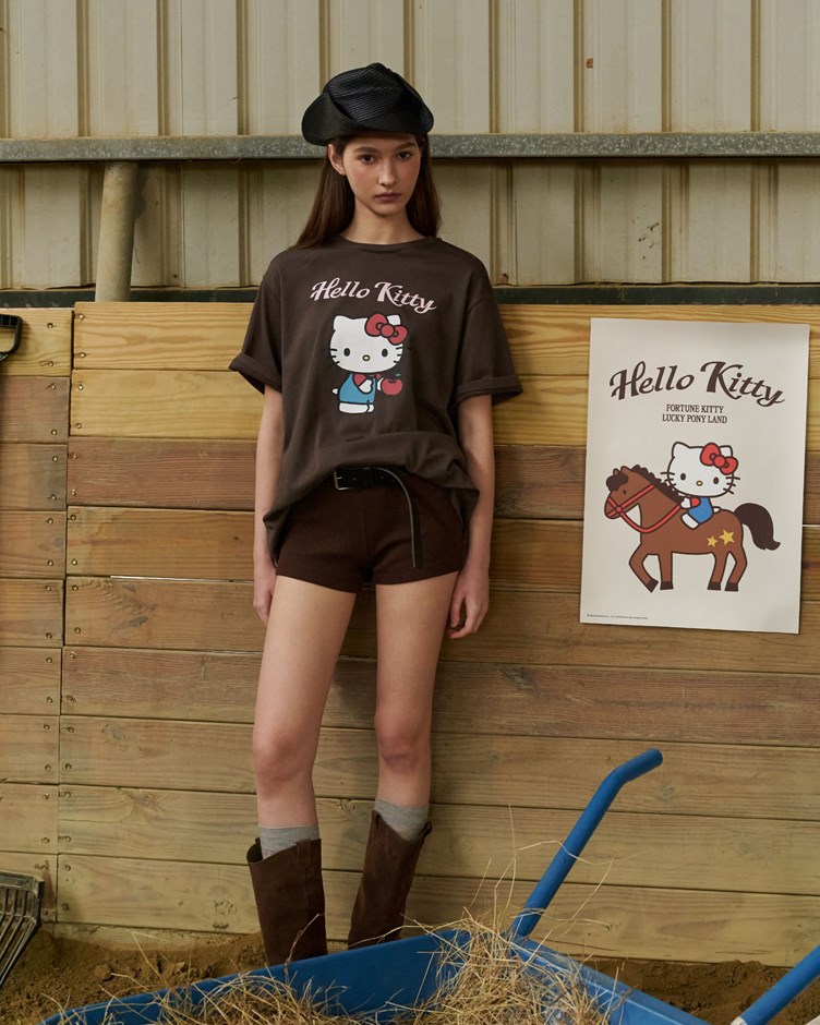 HELLO KITTY蘋果人物印花TEE