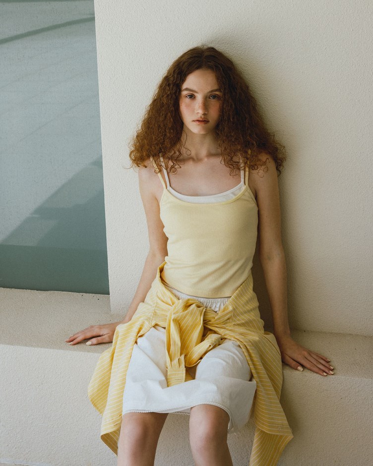 舒彈羅紋假兩件細肩背心