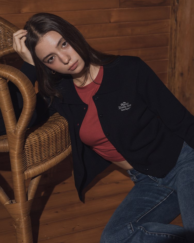 領片排釦LOGO針織上衣(22)