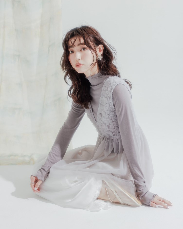 花朵網紗拼接V領背心罩衫