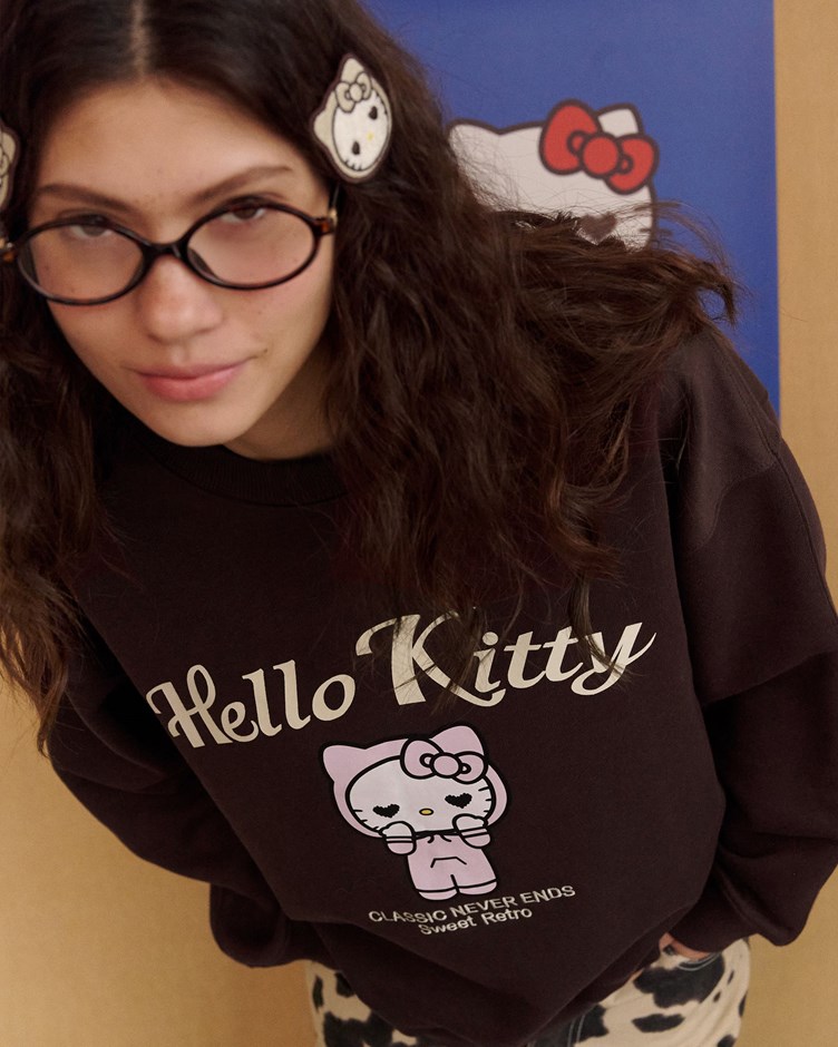 HELLO KITTY人物造型印花大學TEE