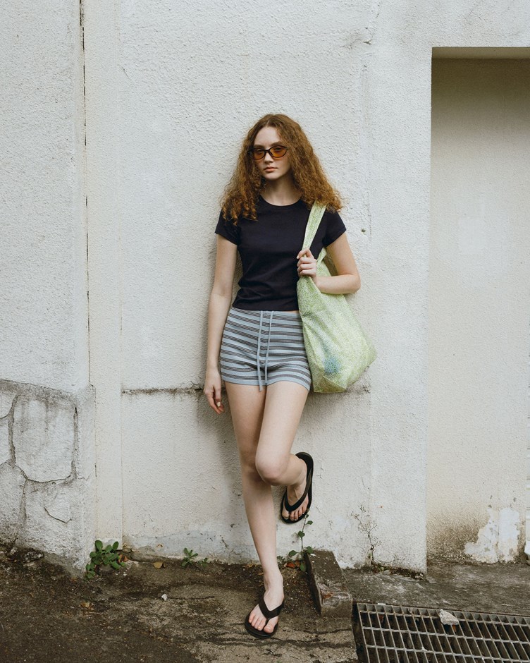 柔膚條紋針織短褲