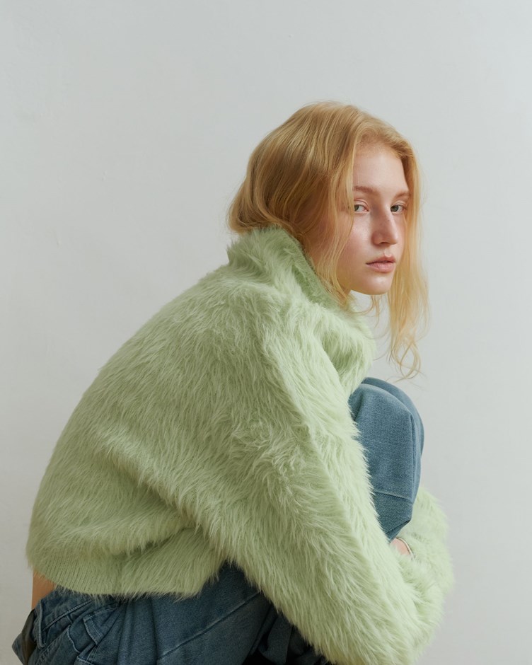 仿貂毛高領排釦針織上衣