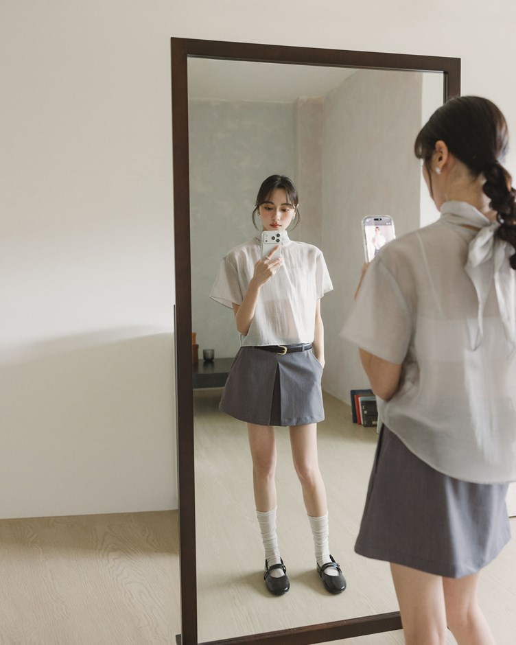 領巾造型天絲上衣