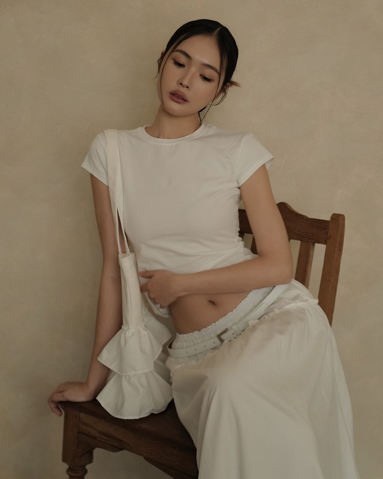 鬆弛感修身圓領短TEE