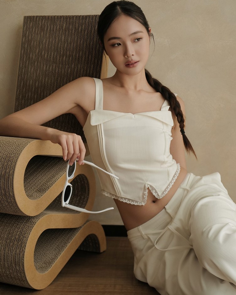 法式線條翻領背心