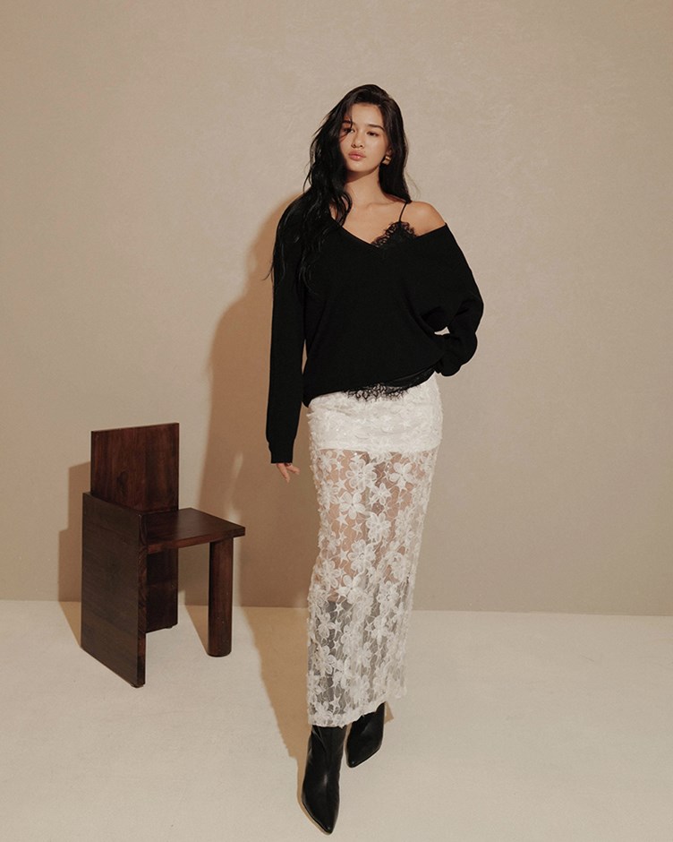 深V領針織長袖毛衣(The Elaru label 聯名款-Eleanore)