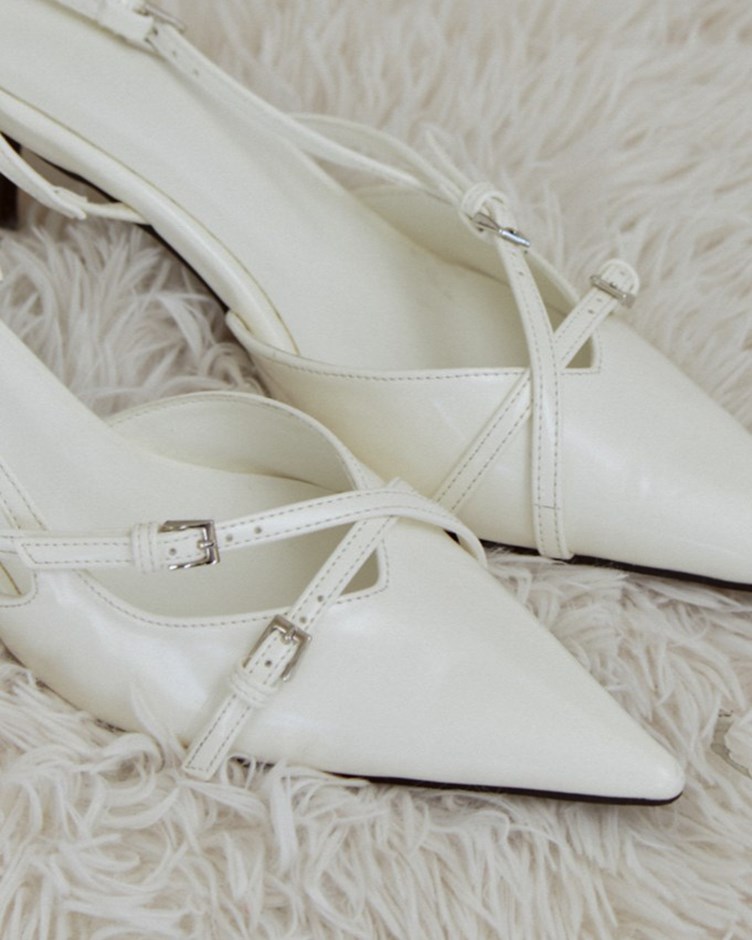 瑪莉一字扣尖頭跟鞋(版型偏小)