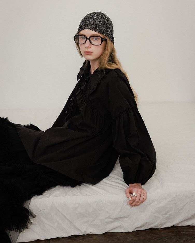 大領片荷葉澎袖造型襯衫