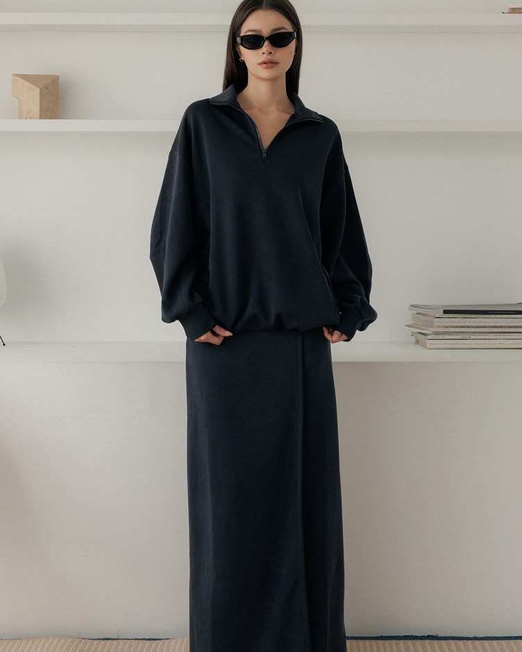 柔霧奶泡立領拉鍊大學TEE