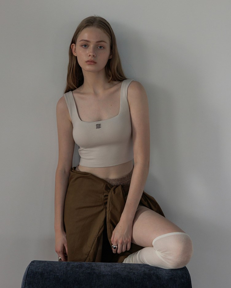 品牌LOGO柔彈方領BRA TOP