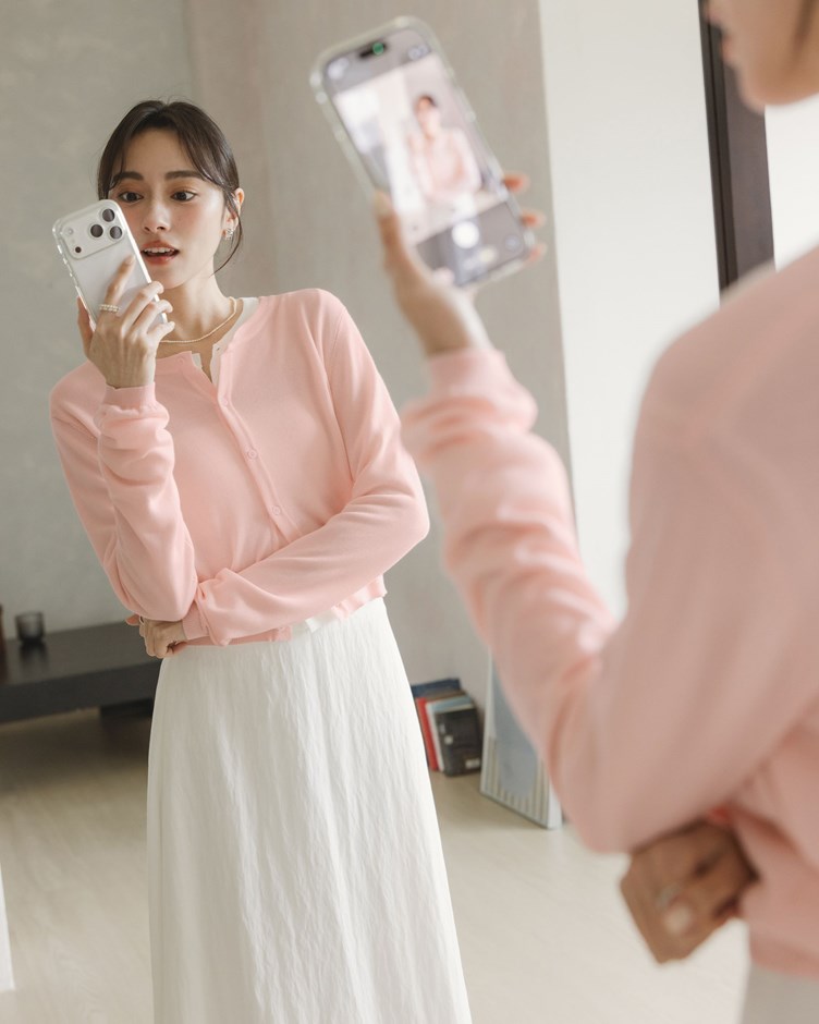 柔軟小針織排釦上衣