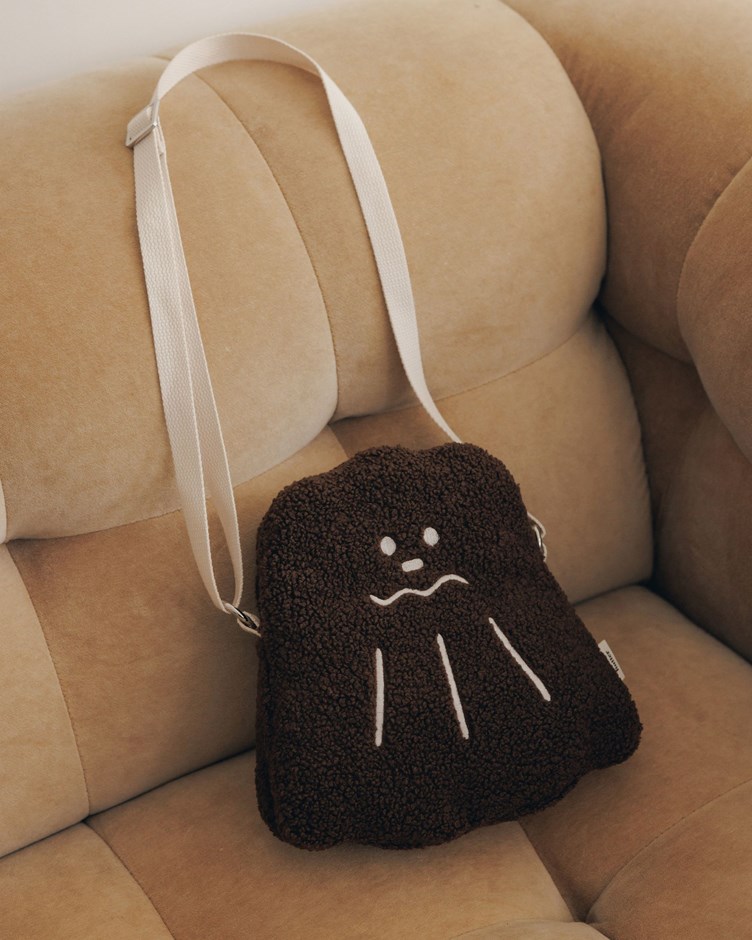 烤焦可露露側背小包包