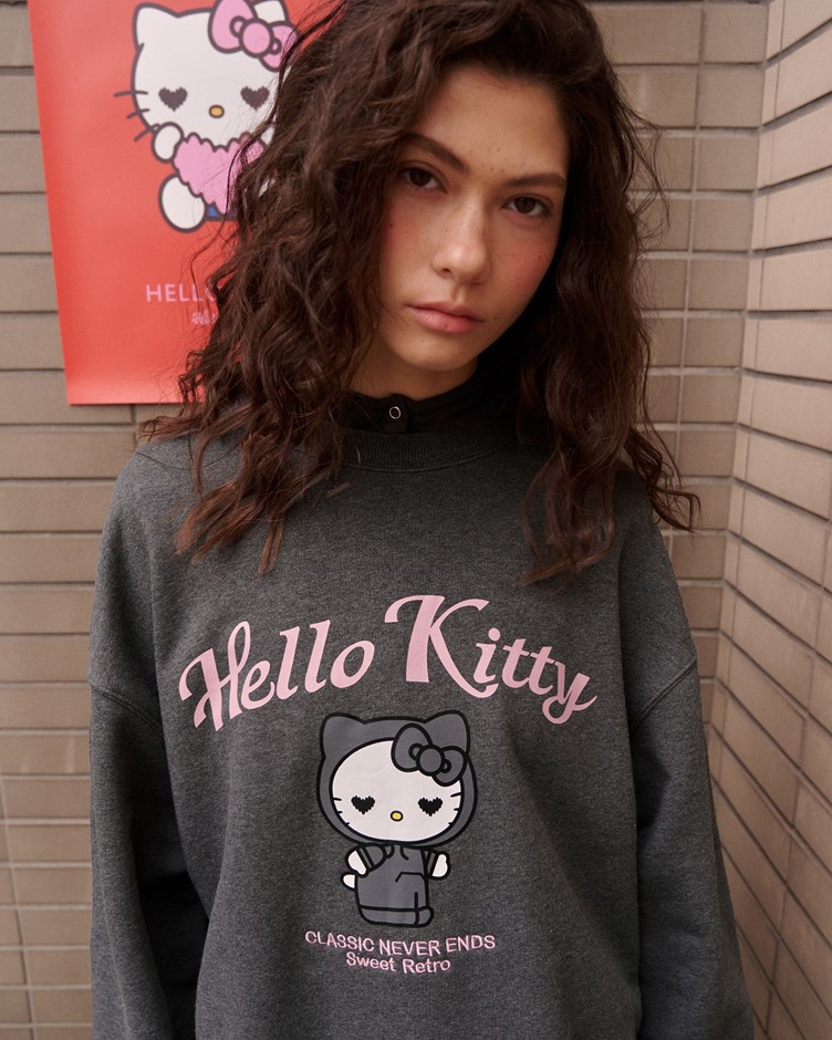 HELLO KITTY人物造型印花大學TEE